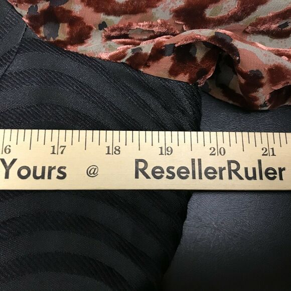 Taylor G Blouse Size M Multicolor Animal Print Rayon Blend Button Up Womens - Picture 4 of 11